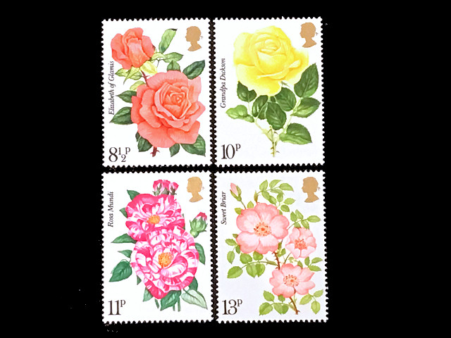 バラの花（イギリス 1976年）の外国切手4種（未使用）
